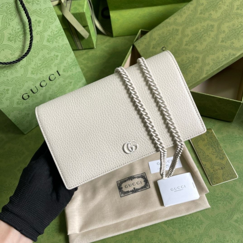 G*u*i wallets & purse